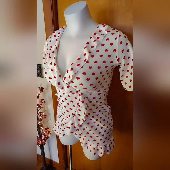 Pretty Little Things | NWT |White Mini Heart Wrap Dress – Size 12❤️ - Picture 5 of 9